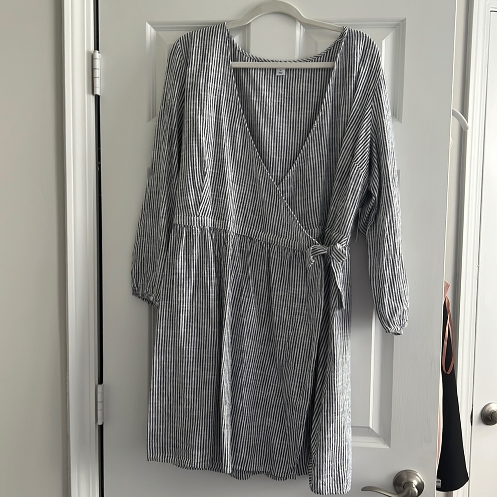 Old navy wrap dress size XL NWT